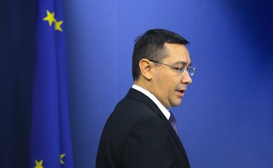 Primeiro-ministro da Romênia, Victor Ponta, renuncia ao cargo após incêndio na capital, Bucareste, que deixou ao menos 39 mortes. Imagem de arquivo de 10 de novembro de 2014