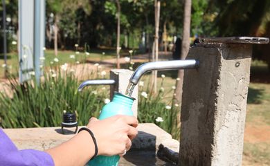São Paulo (SP), 19/09/2023 - Bebedouros públicos disponíveis para hidratação da população no Parque Augusta, em Bela Vista. Foto: Rovena Rosa/Agência Brasil