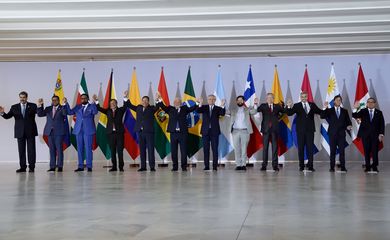 Brasília (DF) 30/05/2023 -  Fotografia oficial dos Presidentes dos países da América do Sul. No palácio do Itamaraty. Foto Rafa Neddermeyer/ Agência Brasil