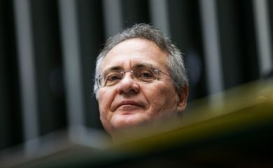 Brasília - O senador Renan Calheiros preside sessão do Congresso Nacional para analisar e votar oito vetos presidenciais que trancam a pauta, e a Lei de Diretrizes Orçamentárias para 2017 (Marcelo Camargo/Agência Brasil)