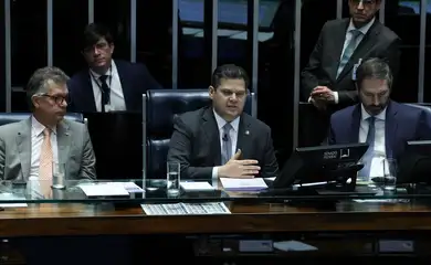 Brasília 03/12/2025 Senador e presidente do Congresso, Davi Alcolumbre, durante discurso contra o STF.  Foto Lula Marques/Agência Brasil