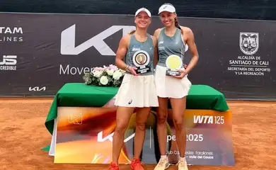 Cali, 01/11/2025 - As brasileiras Laura Pigossi e Ana Candiotto são as campeãs de duplas do WTA 125. Foto: Kia Open/Divulgação