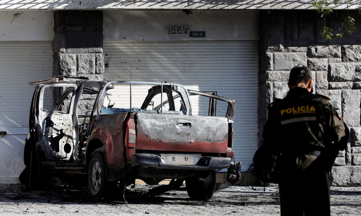 Local da explosão de carro em Quito, no Equador