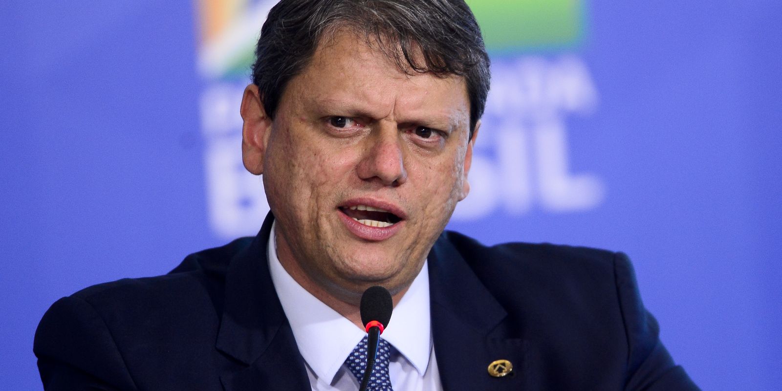 Governo quer que brasileiro voe mais, diz ministro | Agência Brasil