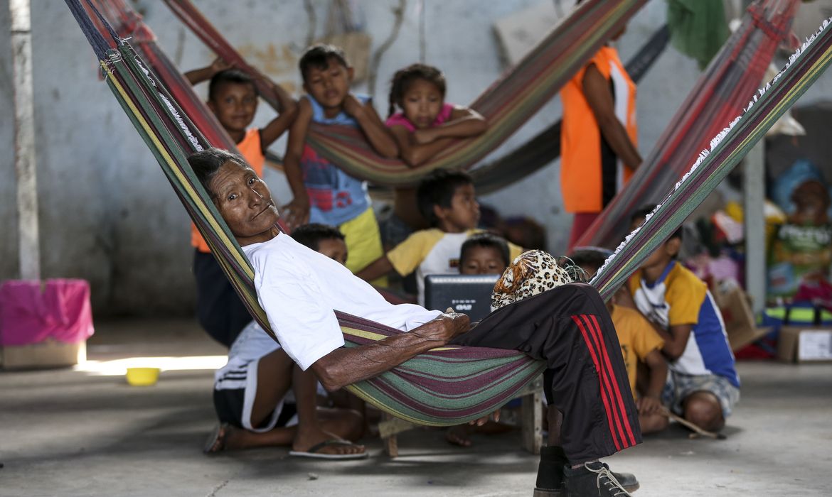 Indígenas venezuelanos, da etnia Warao, são acolhidos no abrigo Janokoida, em Pacaraima.