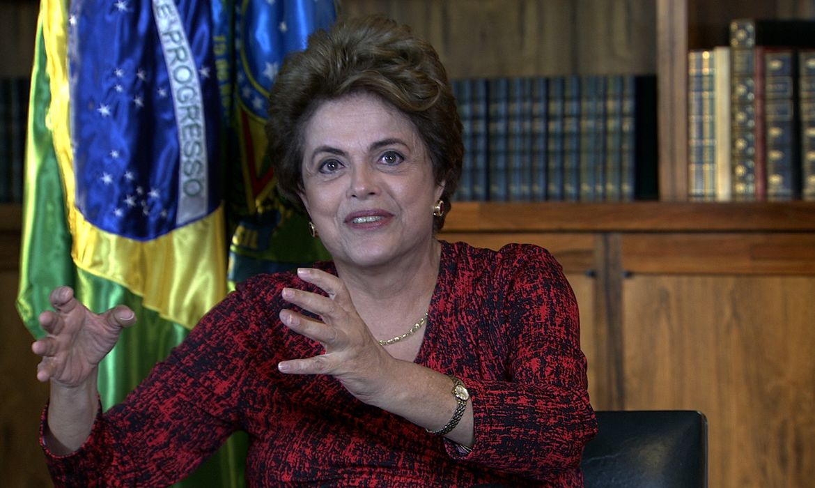 Brasília - A presidenta afastada Dilma Rousseff durante entrevista exclusiva com a TV Brasil, em parceria com a Rede Minas, gravada no último domingo, dia 5