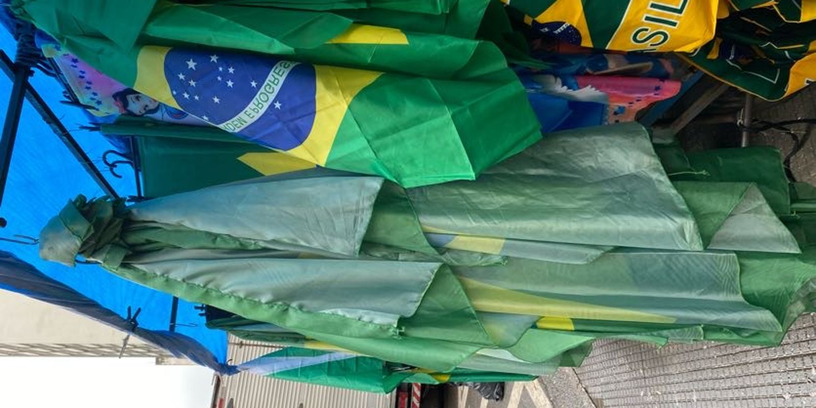 Comerciantes esperam aumentar faturamento com artigos para a Copa