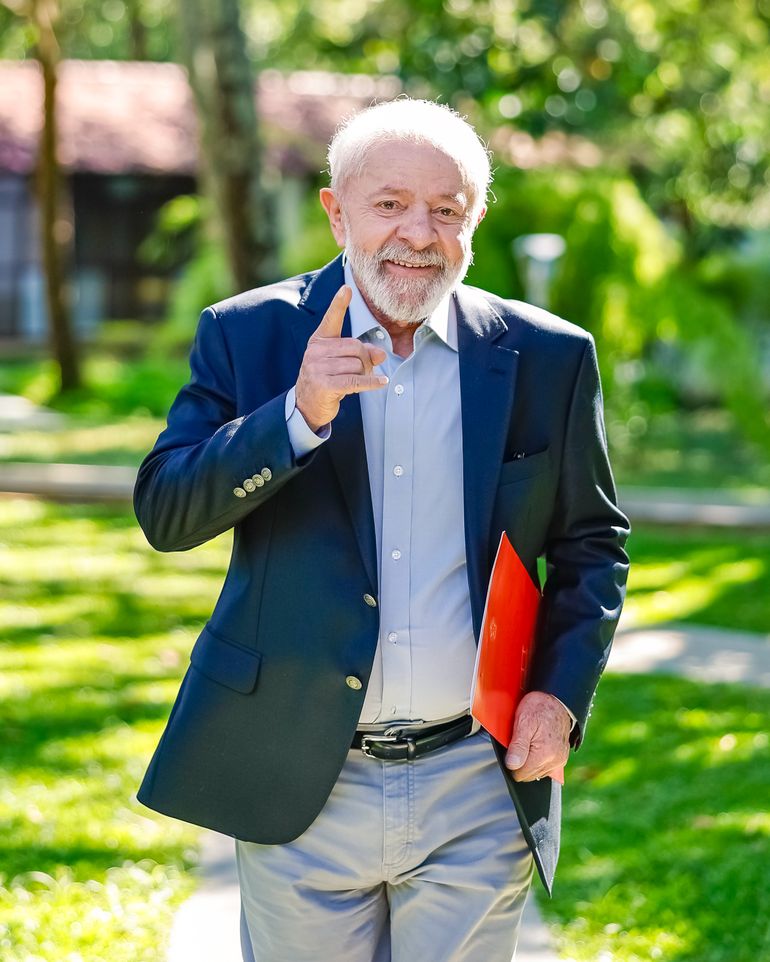 Presidente da República, Luiz Inácio Lula da Silva, em entrevista às rádios Metrópole e Sociedade, da Bahia, na Residência oficial da Granja do Torto. Brasília - DF.
Foto: Ricardo Stuckert / PR