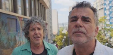 Músicos Antonio Villeroy (lado direito da foto) e Bebeto Alves (lado esquerdo da foto)