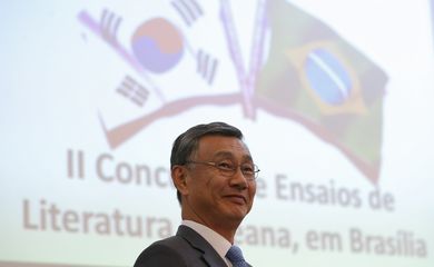Brasília - O embaixador da Coreia do Sul no Brasil, Jeong Gwan Lee, participa do II Concurso de Ensaios de Literatura Coreana, na Associação Nacional dos Escritores (Foto: Fabio Rodrigues Pozzebom/Agência Brasil)