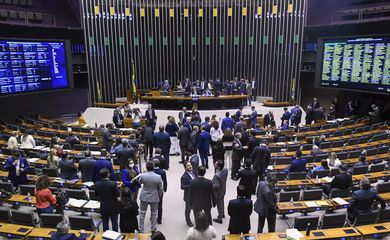 Plenário da Câmara dos Deputados durante sessão conjunta do Congresso Nacional destinada à deliberação de vetos