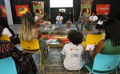 Rio de Janeiro (RJ), 15/11/2025 - Lideranças quilombolas falam durante a Cúpula das Vozes Quilombolas pelo Clima, na Fundição Progresso, no centro do Rio de Janeiro. Foto: Tomaz Silva/Agência Brasil