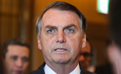 O presidente da República Jair Bolsonaro fala à Imprensa no Hotel Imperial