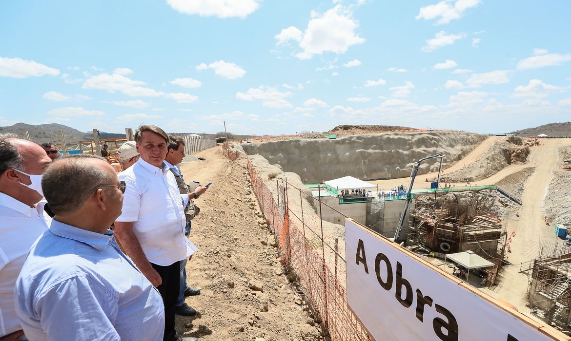 Obras do Ramal do Agreste na estação de bombeamento VII (EBVII-1), integrante do Projeto de Integração do Rio São Francisco.