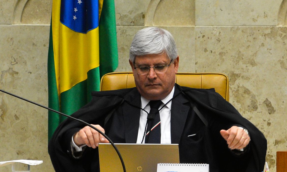 Brasília - O procurador-geral da República, Rodrigo Janot, na sessão de julgamento de denúncia da PGR contra o presidente da Câmara, Eduardo Cunha  (Antonio Cruz/Agência Brasil)