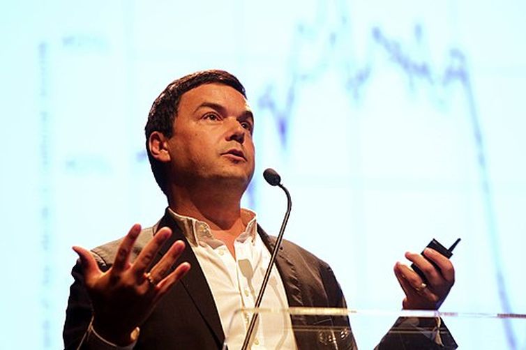 Thomas Piketty é um economista francês que se tornou destaque com seu livro &quot;O Capital no século XXI&quot;