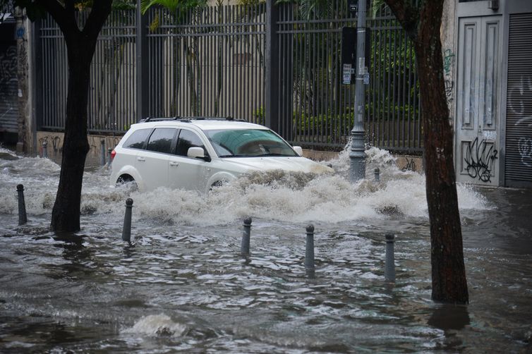 Chuvas Deixam O Rio De Janeiro Em Estágio De Atenção Agência Brasil 