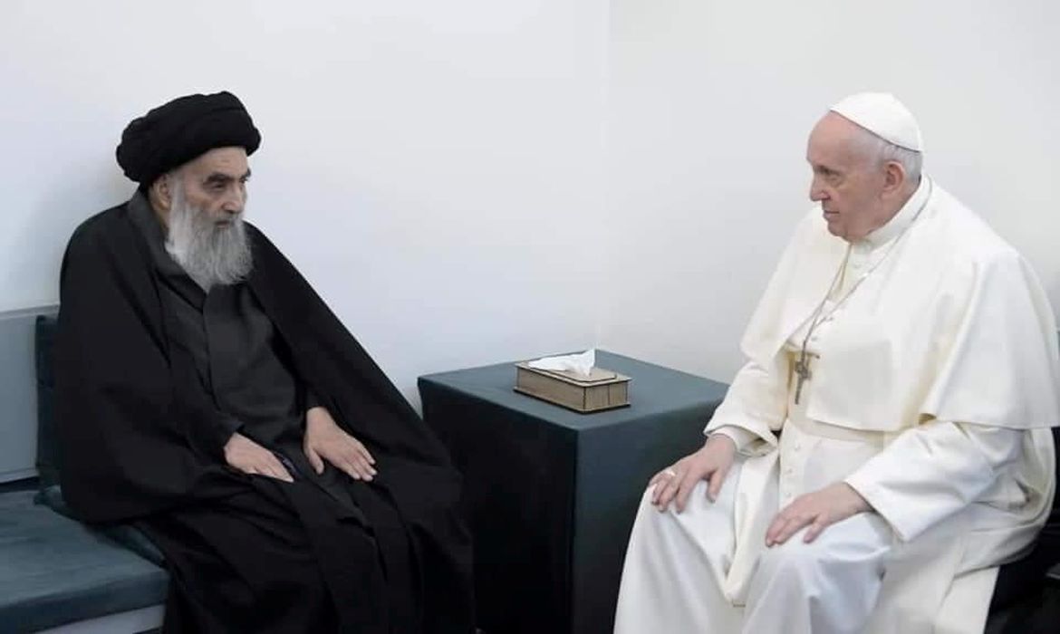 Reuters/ Vatican Media/Direitos reservados Pope Francis visits Iraq