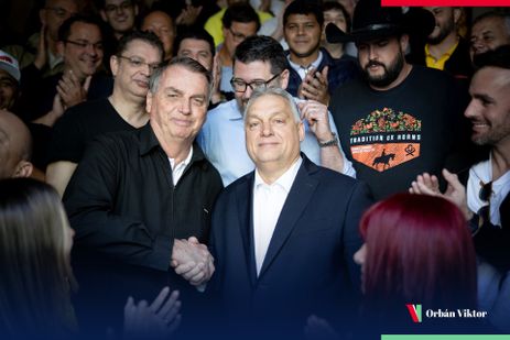 Estamos em Buenos Aires para comemorar a grande vitória do presidente <br /> @JMilei<br />. Tive o prazer de me encontrar com meu grande amigo, Presidente <br />@jairbolsonaro<br />. A direita está a crescer não só na Europa, mas em todo o mundo! . Foto: Orbán Viktor/X