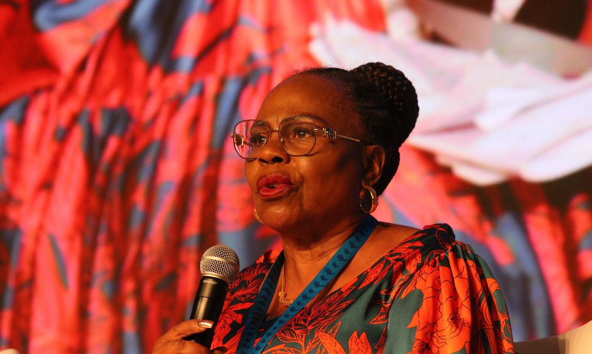 São Paulo (SP), 29/11/2023 - A ministra da Informação, Publicidade e Serviços de Rádio e Televisão do Zimbabué, Monica Mutsvangwa, participa do 3º Fórum Global contra o Racismo e a Discriminação, realizado pela UNESCO, com o tema Rumo ao avanço: a igualdade racial e a justiça no topo das agendas de desenvolvimento, no SESC 14 Bis. Foto: Rovena Rosa/Agência Brasil