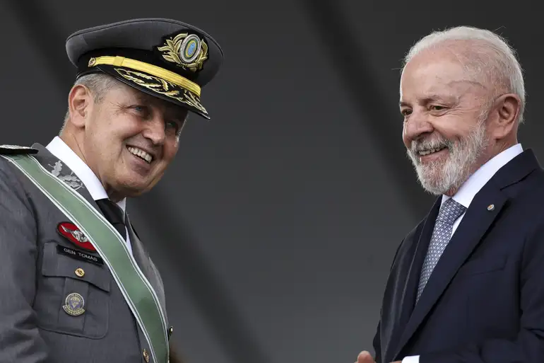 Lula participa da celebração do Dia do Exército | Agência Brasil
