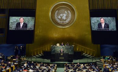 Secretário-geral das Nações Unidas, Ban Ki-moon fala durante uma reunião plenária da Cúpula das Nações Unidas para o Desenvolvimento Sustentável, em Nova York (Agência Lusa/Direitos Reservados)