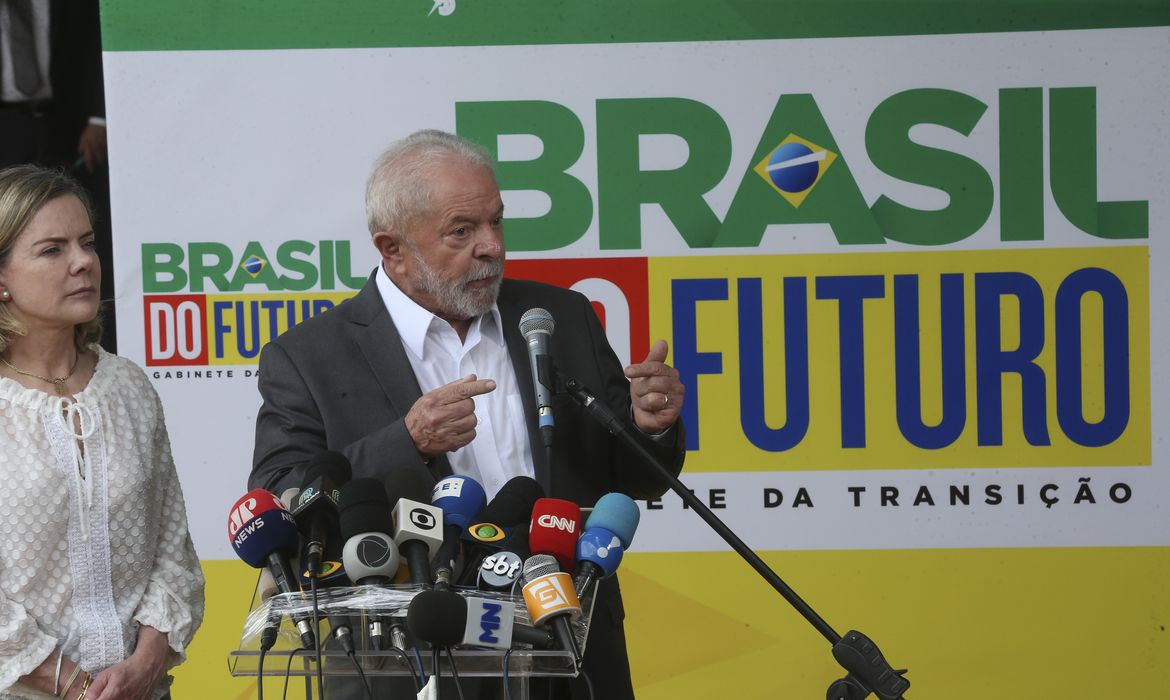 O presidente eleito Luiz Inacio Lula da Silva durante entrevista no CCBB.