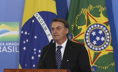 O presidente Jair Bolsonaro, participa de solenidade alusiva à concessão do 13º do Bolsa Família e de anúncio de recursos para Obras Sociais Irmã Dulce. 