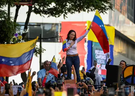 Maxwell Briceno/Reuters/direitos reservados María Corina Machado discursa durante protesto em Caracas
09/01/2025
REUTERS/Maxwell Briceno