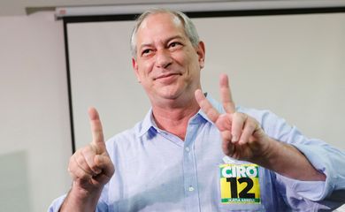 O candidato à Presidência da República, Ciro Gomes (PDT), votou hoje (7) pela manhã em Fortaleza.