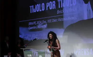 Goiás Velho (GO), 15/06/2025 - O filme Tijolo por Tijolo da diretora, Victoria Alvares, recebeu 4 premiações, inclusive o de melhor filme na premiação do 26ª edição do Festival Internacional de Cinema e Vídeo Ambiental (Fica 2025), com o tema “Cerrado: a savana brasileira e o equilíbrio do clima”.
Foto: Joédson Alves/Agência Brasil