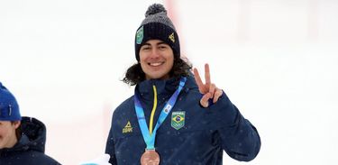 Zion Bethonico conquistou a medalha de bronze no snowboard cross