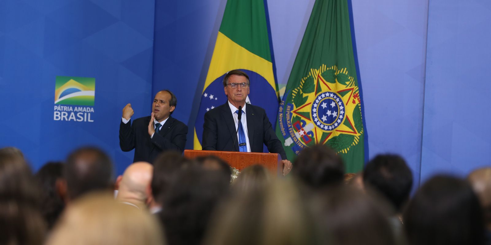 O presidente da República, Jair Bolsonaro, participa da cerimônia, Lançamento do Certificado de Crédito de Reciclagem - Recicla+ e do Plano Nacional de Resíduos Sólidos