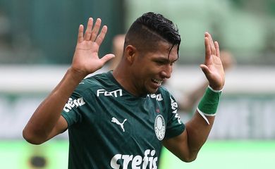 Rony, atacante, marcou dois dos 3 gols da vitória do Palmeiras sobre o Athletico-PR