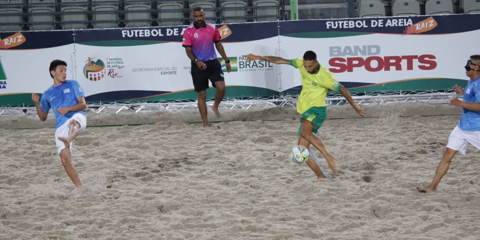 Rodada de abertura do Mundial de Futebol de Areia Raiz tem cinco jogos,  incluindo Brasil x França — Ministério do Desenvolvimento e Assistência  Social, Família e Combate à Fome