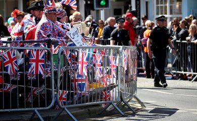 Casamento real atrai milhares de turistas para Windsor e outras cidades do Reino Unido