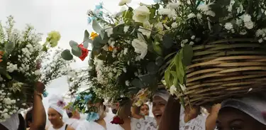 Celebração ao Dia de Iemanjá, na praia do Arpoador (RJ)