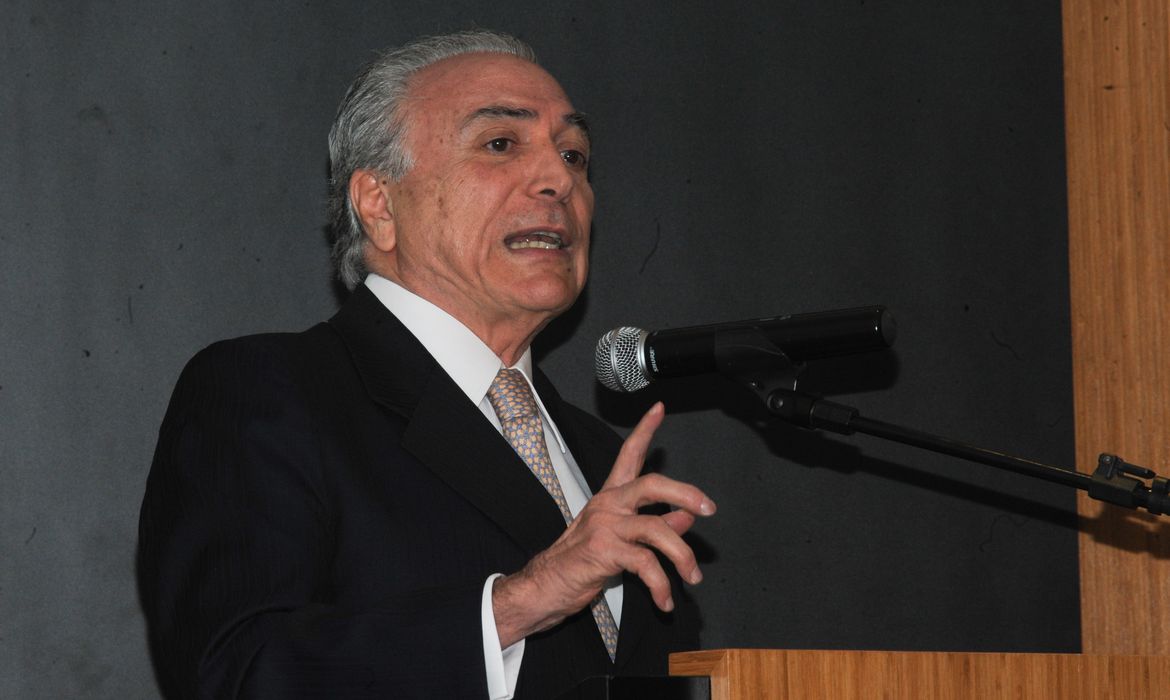 O vice-presidente da República e articulador político do governo, Michel Temer, faz palestra no campus da Asa Norte do Centro Universitário de Brasília UniCeub (José Cruz/Agência Brasil)