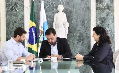 Rio de Janeiro (RJ), 15/10/2024 - O governador Cláudio Castro durante acordo do governo do Rio de Janeiro com a UFRJ de combate aos efeitos das mudanças climáticas. Foto: Rogerio Santana/Gov RJ