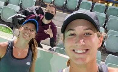 Dupla tenta vaga na final do WTA de Abu Dhabi