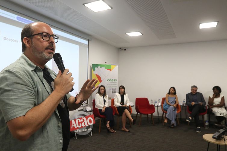 Rio de Janeiro (RJ), 24/05/2024 -O diretor executivo da  Ao da Cidadania, Kiko Afonso, fala durante evento Dilogos sobre Estratgias de Combate  Fome no Brasil, realizado pelo Conselho de Desenvolvimento Econmico Social Sustentvel (CDESS), em parceria com a Ao da Cidadania, na sede da   Ao da Cidadania. Foto: Tnia Rgo/Agncia Brasil