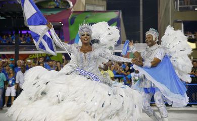 Rio de Janeiro - A escola de samba Beija-Flor se apresenta no Desfile das Campeãs do Carnaval do Rio, na Sapucaí. (Foto: Tânia Rêgo/Agência Brasil)