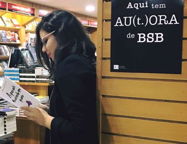 Formada em jornalismo, autora brasiliense já prepara o seu segundo livro
