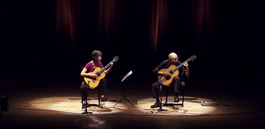 Paulo Bellinati e Cristina Azuma fazem tributo ao violão brasileiro