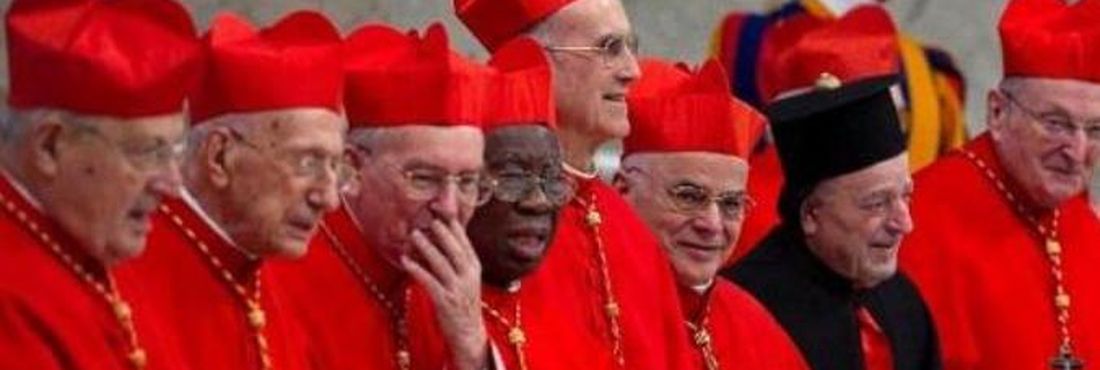 Cardeais reúnem-se em Roma para acertar os detalhes da escolha do novo papa