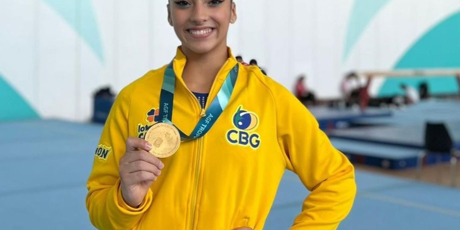 Júlia Soares, de 16 anos, conquista ouro no solo, na etapa de Baku do Mundial por Aparelhos da Ginástica Artística - em 03/04/2022