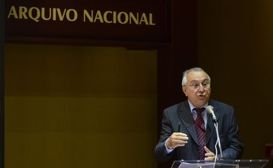 O diretor-geral do Arquivo Nacional, Jaime Antunes da Silva, fala durante seminário onde especialistas discutem a preservação do acervo da Agência Nacional, antecessora da Agência Brasil (Tomaz Silva/Agência Brasil)