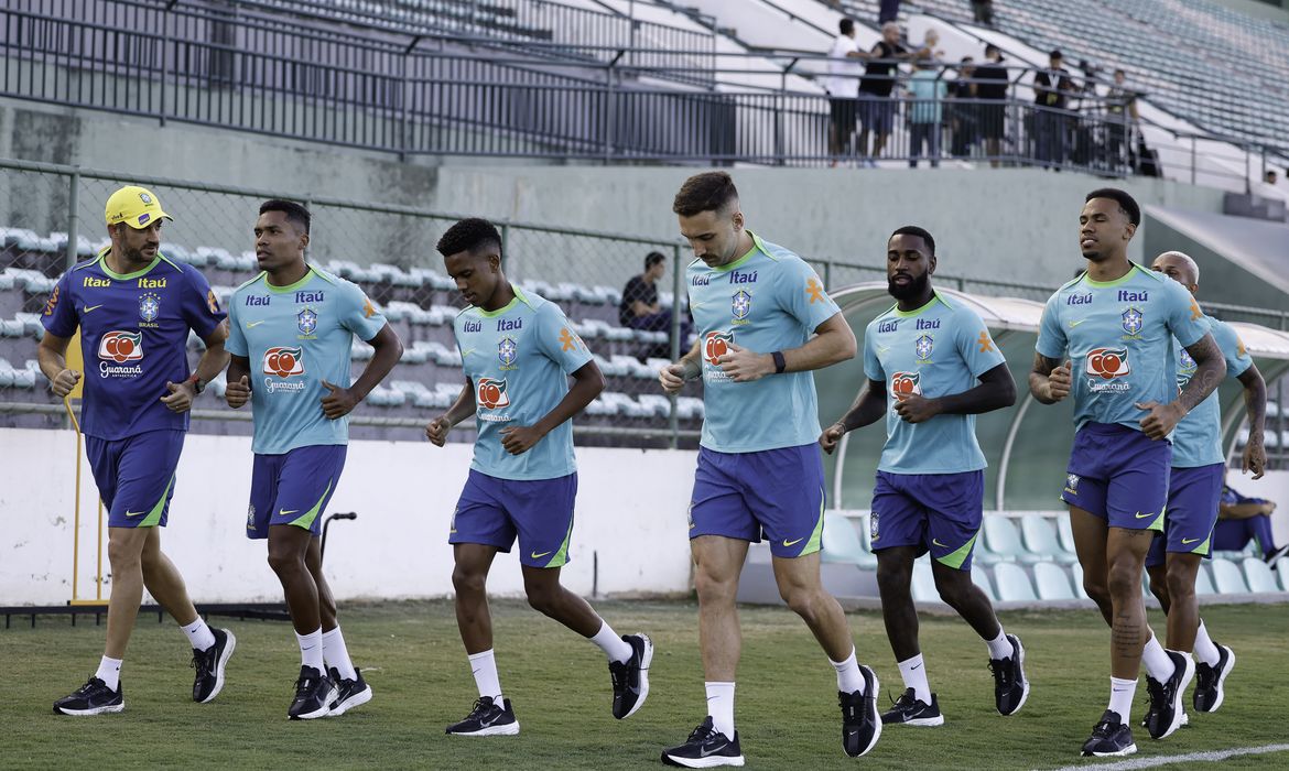 Brasil fecha ltimo dia de treinamentos para enfrentar a Colmbia