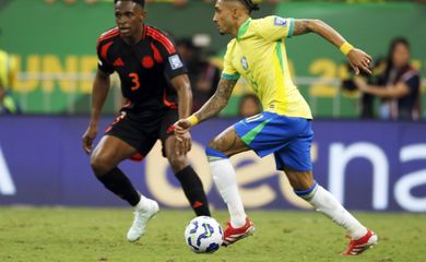Brasília (DF), 20/03/2025 - Lance de jogo de futebol entre Brasil e Colômbia válido pelas Eliminatórias da Copa do Mundo. Foto: Bruno Peres/Agência Brasil