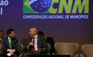 Brasília - Os ministros das Cidades, Bruno Araújo, e do Desenvolvimento Agrário, Osmar Terra, participam de Sessão plenária para debater os pleitos ao Executivo Federal (José Cruz/Agência Brasil)



